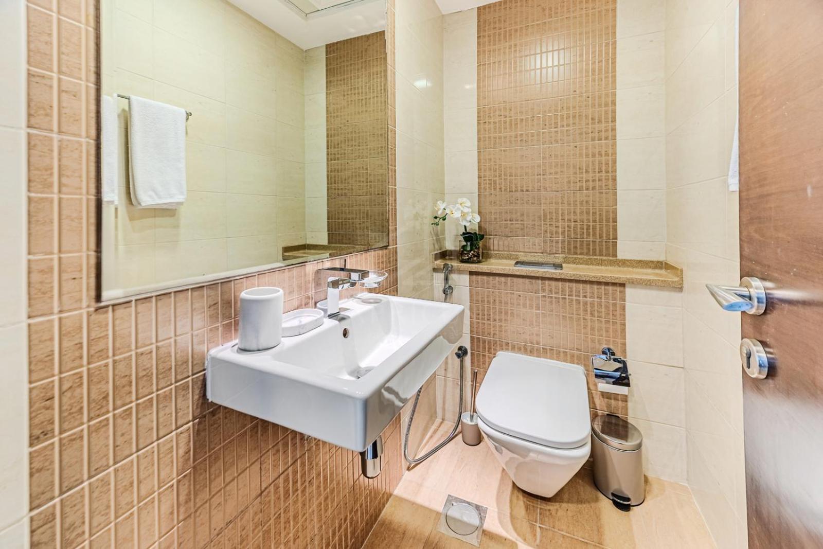 Elegant 1 Bedroom In Botanica Tower Marina *