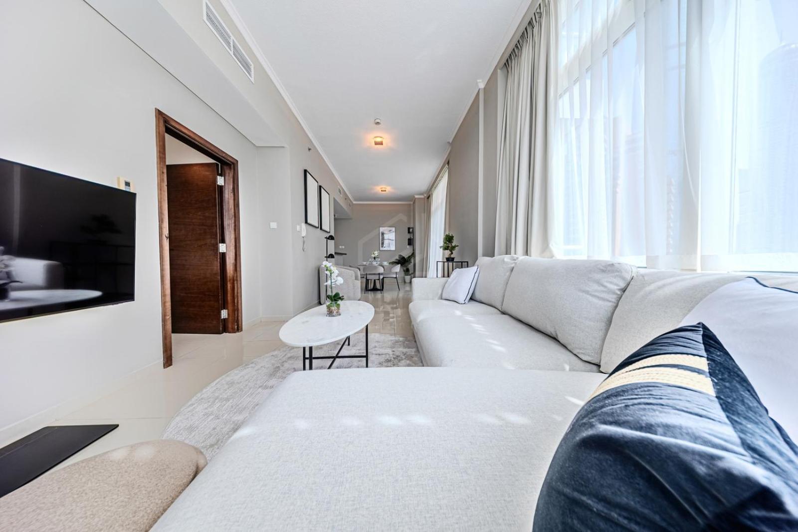 Elegant 1 Bedroom In Botanica Tower Marina Apartment *