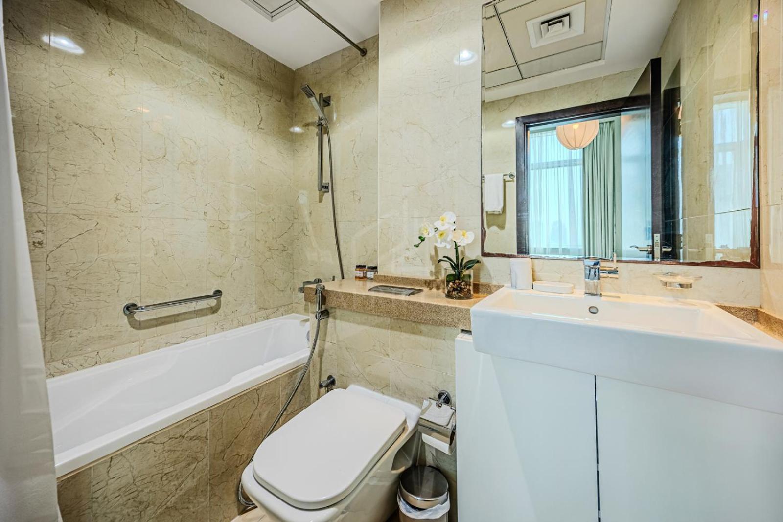 Elegant 1 Bedroom In Botanica Tower Marina